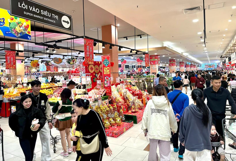 Внутренний рынок играет важную роль в содействии развитию экономики Вьетнама. Фото: Дык Зюй/Вьетнам+