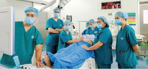 Вьетнамские врачи провели успешное внутриутробное вмешательство для сингапурской матери