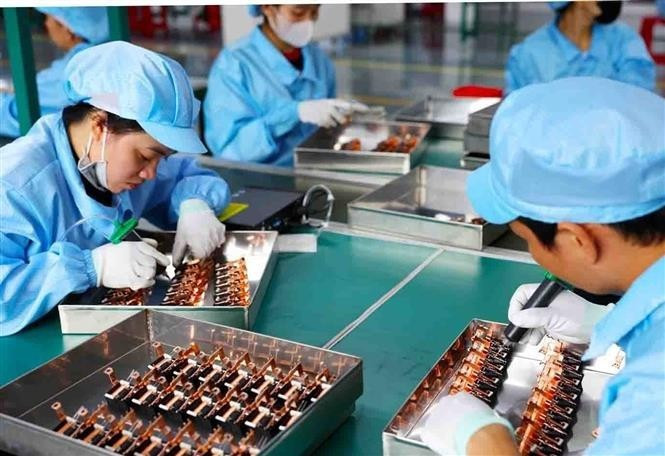 Компания SANYOU VIETNAM Electronics Co., Ltd., полностью принадлежащая китайскому капиталу и расположенная в городе Хюэ, специализируется на производстве электронных компонентов на экспорт. (Фото: ВИA)