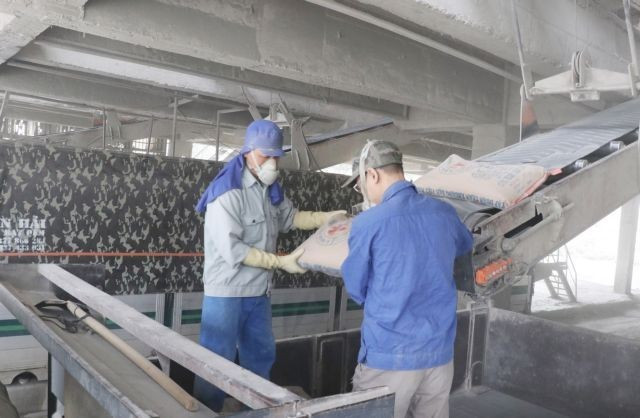 Производство цемента в акционерном обществе La Hien Cement. (Фото: ВИA)