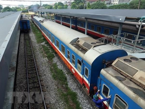 **Vietnam Railways** запустит дополнительные пассажирские поезда и включит дополнительные вагоны в составы действующих рейсов для удовлетворения растущего спроса на поездки в период четырёхдневных новогодних праздников 2026 года с 1 по 4 января. (Фото: ВИА) 