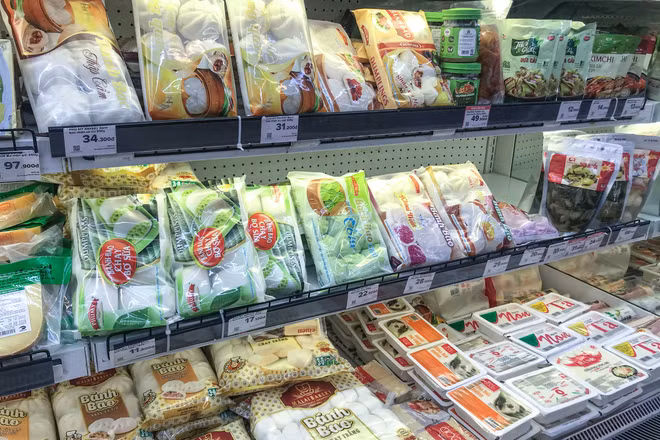 Вегетарианские продукты в супермаркете (Фото: ВИA)