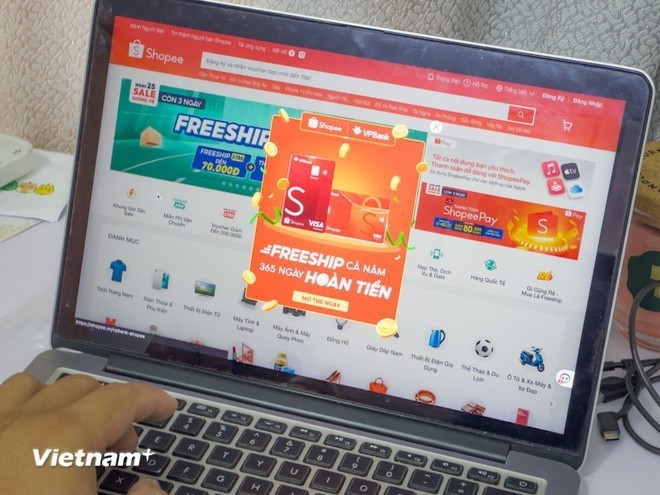 Ханой откроет магазин на Shopee, где будут представлены фирменные местные товары и продукция, сертифицированная по городской программе «Одна община — один продукт» (OCOP). (Фото: ВИA)