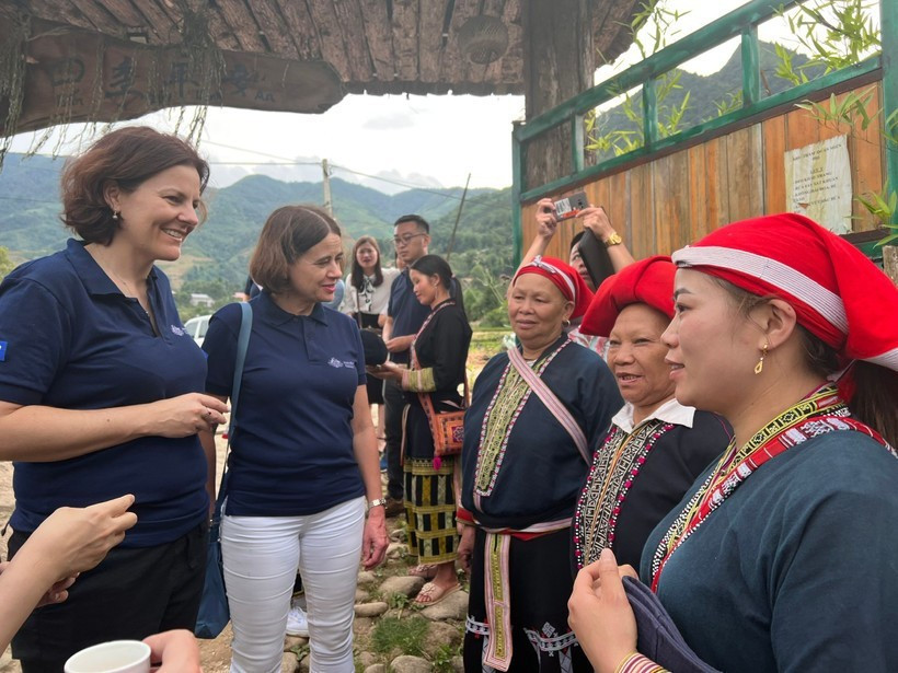 Целевые ориентиры правительства отражают приоритетное внимание к неблагополучным, бедным районам и территориям проживания этнических меньшинств с целью сокращения разрыва в уровне развития между регионами. (Фото: VietnamPlus) 