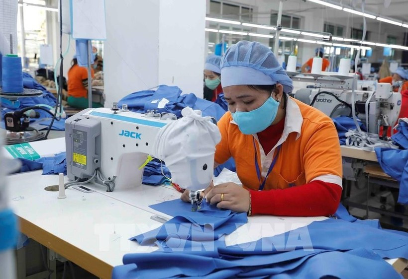 Производство одежды на экспорт на швейной компании Hung Viet, провинция Хынгйен. (Фото: ВИA)