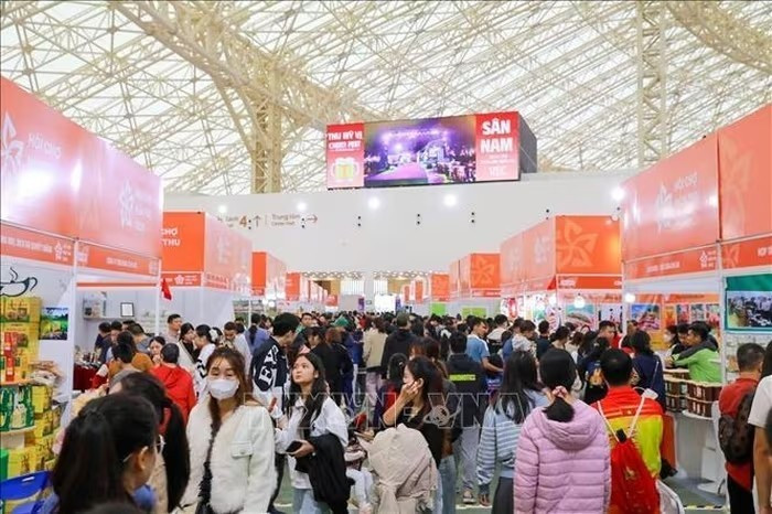 Осенняя ярмарка 2025 года привлекает десятки тысяч посетителей в день (Фото: ВИА) 