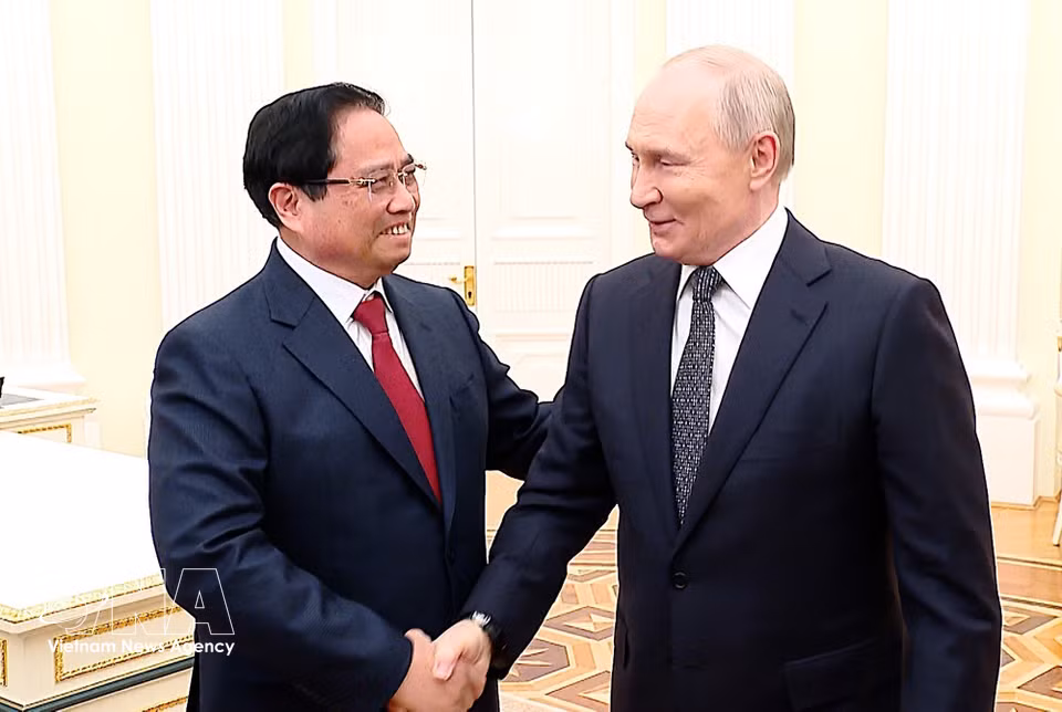 Премьер-министр Фам Минь Тьинь провёл встречу с Президентом России Владимиром Путиным. (Фото: ВИА).