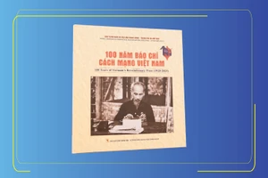 Первая фотокнига по истории революционной прессы Вьетнама