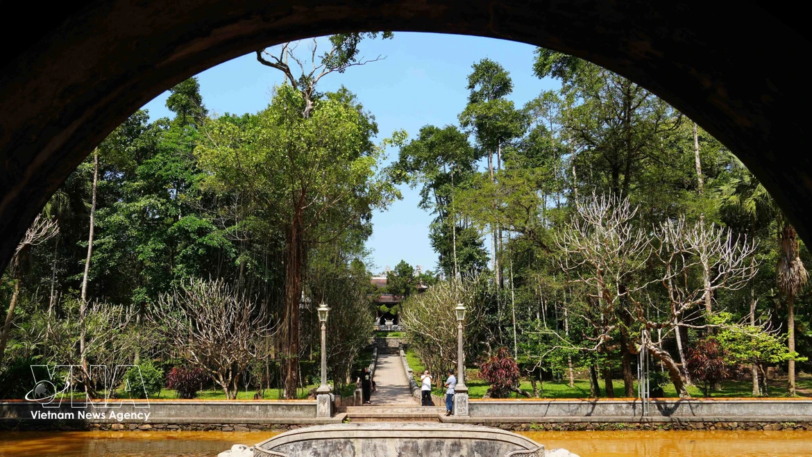 Пагода Ты-хьеу — известная достопримечательность бывшей императорской столицы Хюэ