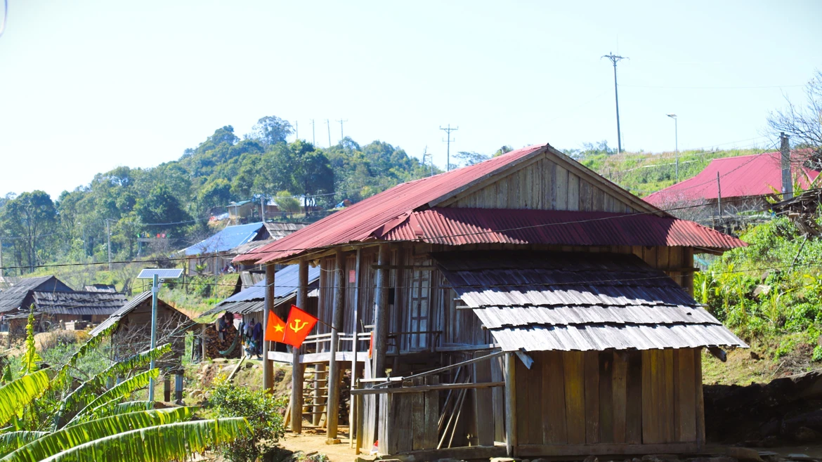 Знакомство с деревней Хуой-ман народа Монг в провинции Нгеан