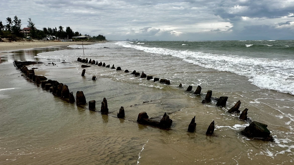 Обнаружение древнего корабля у побережья Хойан