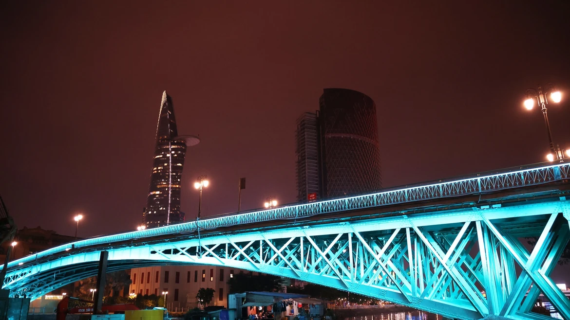 Город Хошимин завершил строительство художественной системы освещения в центре мегаполиса