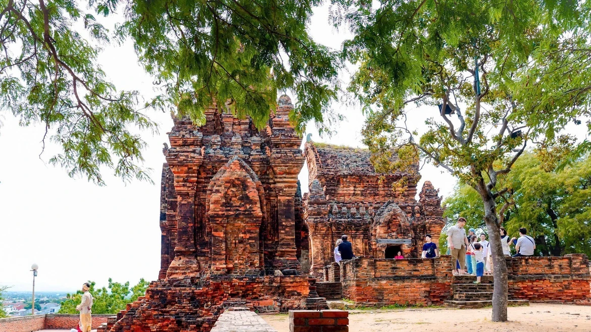 Красота храмов и башен южной части провинции Кханьхоа