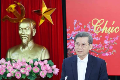 Товарищ Ле Минь Чи, член Политбюро, секретарь ЦК КПВ, заведующий Отдела ЦК по внутренним делам, заместитель постоянного руководителя Центрального руководящего комитета по профилактике и борьбе с коррупцией, расточительством и негативными проявлениями, провёл заседание (Фото: ВИА)