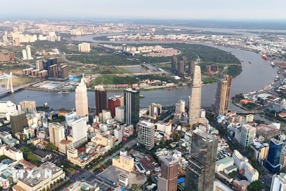 Современное развитие центральной зоны города Хошимин вдоль реки Сайгон (Фото: ВИА) 