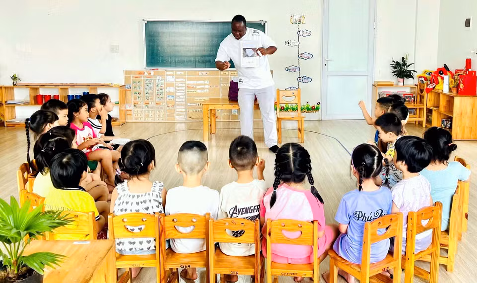 Провинция Хынгйен уделяет внимание повышению качества преподавания и изучения иностранных языков уже на уровне дошкольного образования. Фото: ВИА.