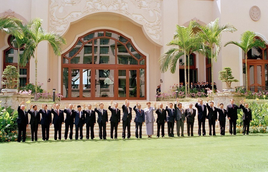 14 ноября 1998 года Вьетнам стал официальным членом форума Азиатско-Тихоокеанского экономического сотрудничества (АТЭС). Фото: ВИА.