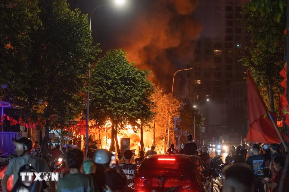 Пожар произошёл ранним утром. Фото: ВИА.