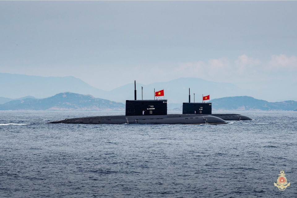 Эскадра подводных лодок «Кило 636» принимает участие в морском параде. Фото: ВИА.