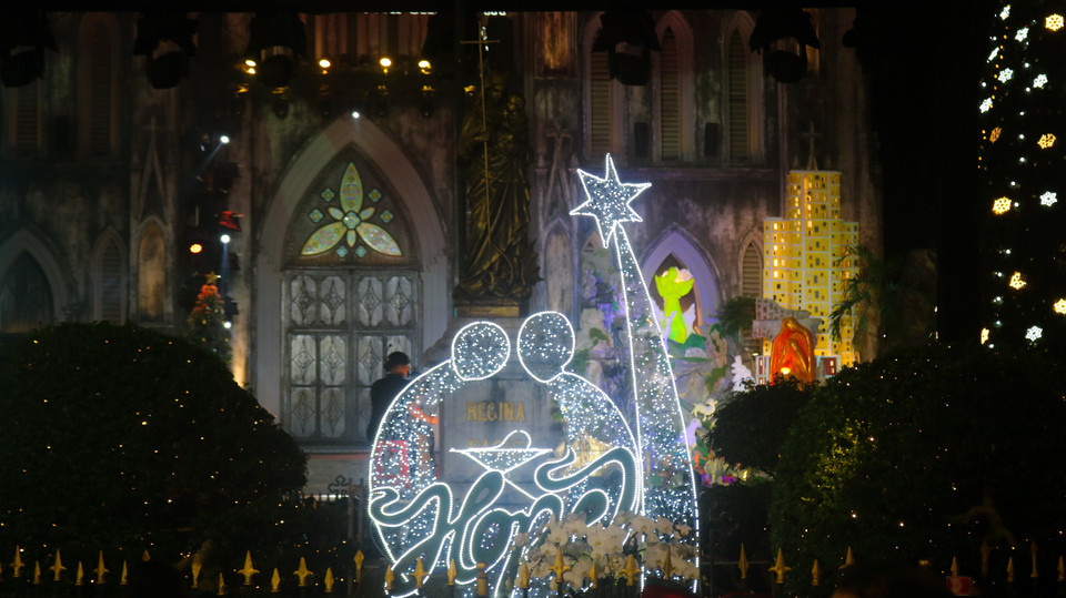 Рождество также является любимым временем для многих людей. После напряжённого года это повод собраться с близкими, встретиться с друзьями и вспомнить истории, пережитые за весь год.