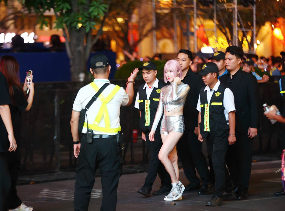 Певица и DJ Soda из Республики Корея — одна из артисток, пользующихся большой любовью вьетнамской публики. Фото: ВИА.