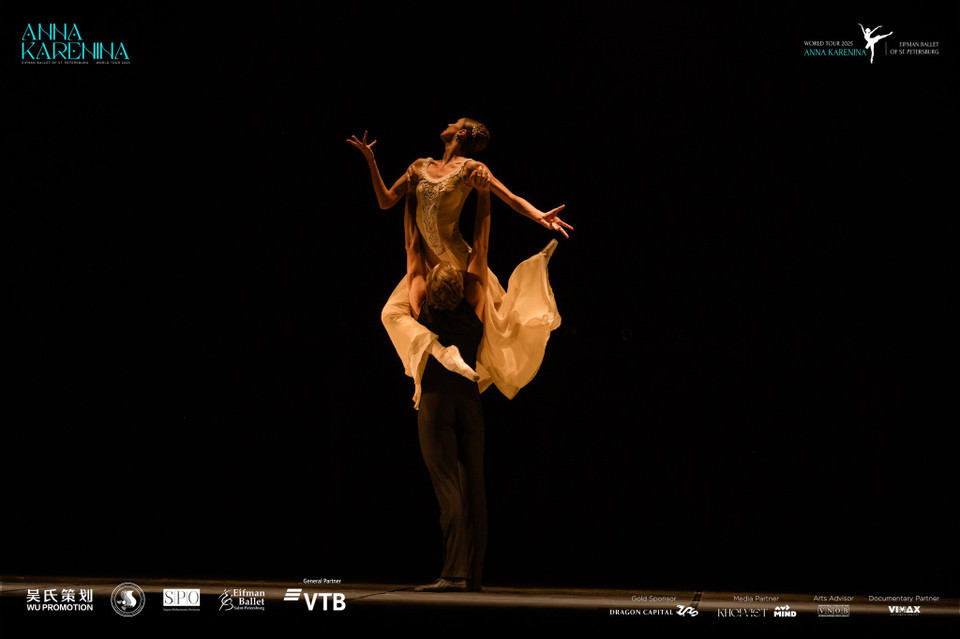 Организаторами выступают Министерство культуры, спорта и туризма, Вьетнамский театр песни, танца и музыки, Сайгонский симфонический оркестр и ряд других подразделений.