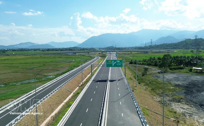 В период 2021–2025 годов общая протяжённость завершённых и введённых в эксплуатацию автомагистралей достигла 1 313 км, что почти равно совокупной протяжённости, построенной за предыдущие 20 лет. (Фото: Vietnamplus) 