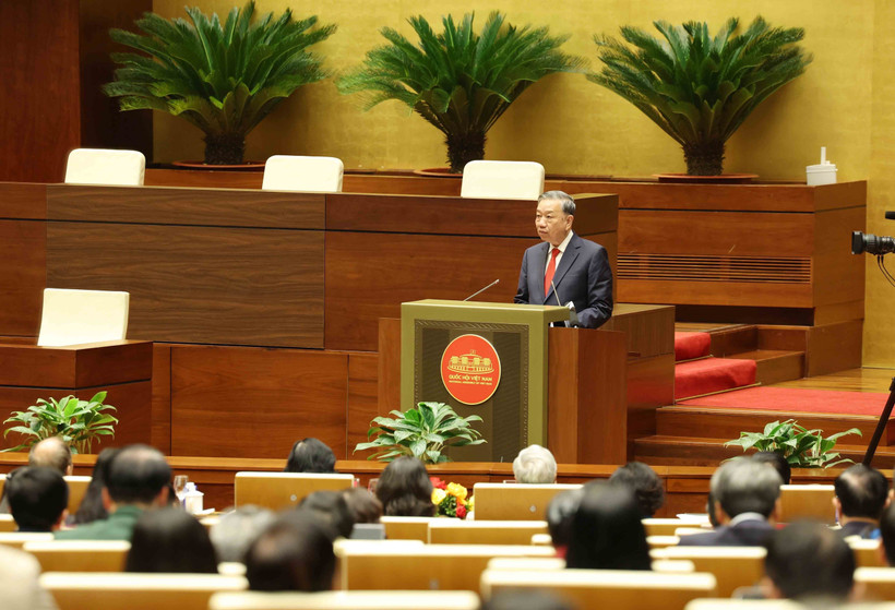 Генеральный секретарь ЦК КПВ То Лам выступает с руководящей речью. (Фото: ВИА)