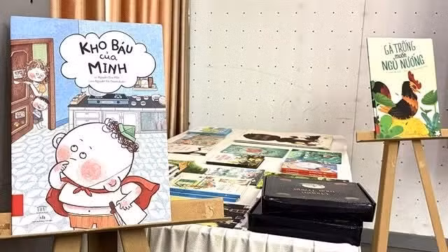 Ряд вьетнамских детских иллюстрированных книг будет представлен на первом Фестивале детской иллюстрированной книги Вьетнама, который пройдет в Хошимине с 28 по 31 мая. Фото: ВИА. 