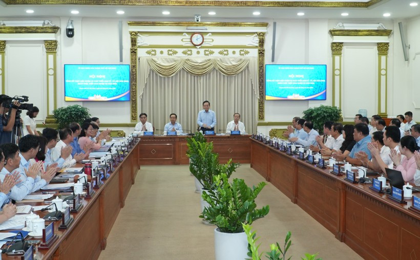 Общий вид конференции города Хошимин по подведению итогов социально-экономического развития в 2025 году и определению задач на 2026 год. (Фото: ВИА) 