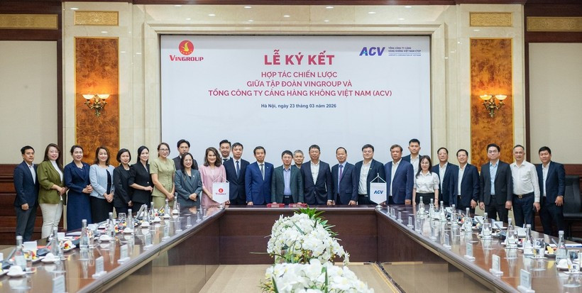 Участники церемонии. (Фото: tienphong.vn) 
