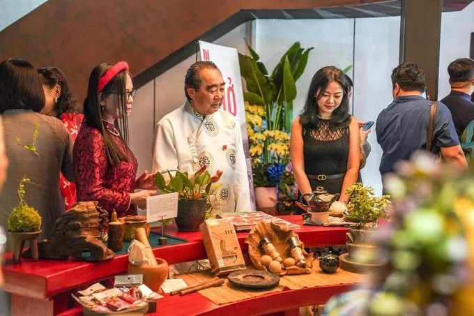 Посетители в недавно открывшемся музее фо в квартале Бентхань города Хошимина. (Фото: sggp.org.vn)