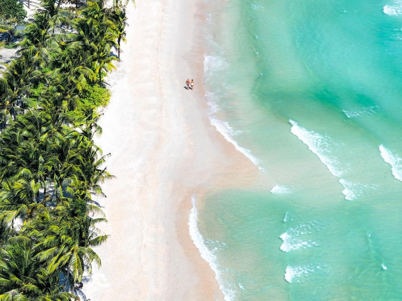 Иностранные туристы всё чаще выбирают Фукуок вместо таких «гигантов», как Бали и Пхукет, благодаря ощущению новизны, которое дарит остров. (Фото: Sun Group) 