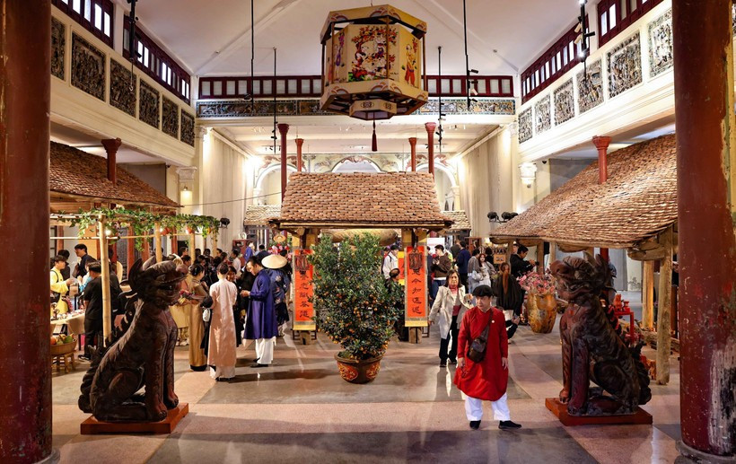 Впервые объект культурного наследия по адресу 22 Хангбуом превратился в «живую картину», воссоздающую подлинную атмосферу праздника Тэт в дельте Красной реки. (Фото: ВИА)