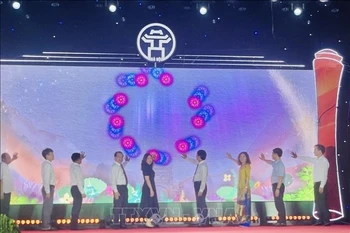 Делегаты на церемонии запуска. (Фото: ВИА)