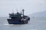 Рыболовное судно выходит в море. (Фото: ВИА)