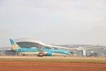 Широкофюзеляжный Boeing 787-9 авиакомпании Vietnam Airlines выполнил технический рейс из Таншоннята в Лонгтхань. (Фото: ВИА)