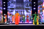 Участницы конкурса Miss World демонстрируют вьетнамские традиционные платья аозай. Фото: ВИА