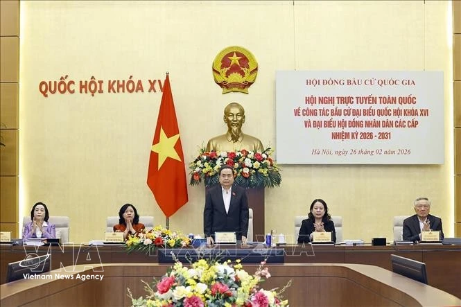 Председатель Национального собрания Чан Тхань Ман председательствует на конференции. (Фото: ВИА)