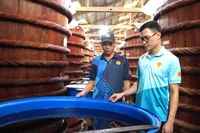 Бочки рыбного соуса «Фукуок Хуинь Кхоа». (Фото: ВИА) 