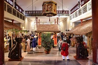 Впервые объект культурного наследия по адресу 22 Хангбуом превратился в «живую картину», воссоздающую подлинную атмосферу праздника Тэт в дельте Красной реки. (Фото: ВИА)