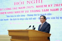 Премьер-министр Фам Минь Тьинь председательствует на конференции в Ханое 27 декабря, посвящённой подведению итогов работы сектора культуры, спорта и туризма в 2025 году и за последние пять лет, а также определению ключевых задач на 2026 год. (Фото: ВИА)