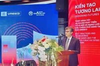 Представитель ЮНЕСКО во Вьетнаме Джонатан Бейкер выступает на конференции. (Фото: ВИА) 