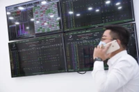 В ходе обзора в сентябре 2025 года **FTSE Russell** подтвердил, что Вьетнам выполнил все критерии для получения статуса вторичного развивающегося рынка, что отражает твёрдую приверженность реформам, направленным на повышение прозрачности и доступности рынка. (Фото: ВИА) 