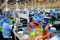 Производство игрушек на предприятии с инвестициями из Гонконга. (Фото: ВИА)