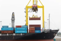 Общий объем внешнеторгового оборота Вьетнама в 2025 году, по оценкам, составил 920 млрд долларов США, что вывело страну в число 15 крупнейших торговых экономик мира. (Фото: ВИА)