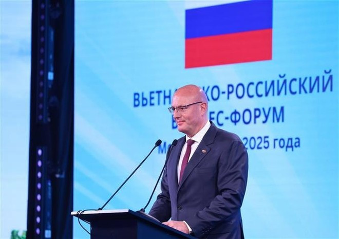 Заместитель председателя правительства РФ Дмитрий Чернышенко выступает на форуме. (Фото: ВИA) 2-2277.jpg