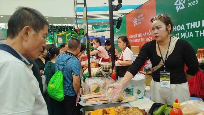 На Осенней ярмарке 2025 в Ханое (Фото: ВИА). 2-9458.jpg