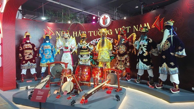 Пространство, посвящённое демонстрации и продвижению театра туонг. (Фото: VietnamPlus) 2-9399.jpg