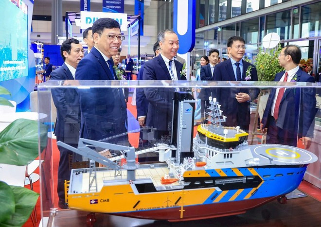Посетители на выставке Vietship 2025 (Фото: ВИA) 2-8553.png